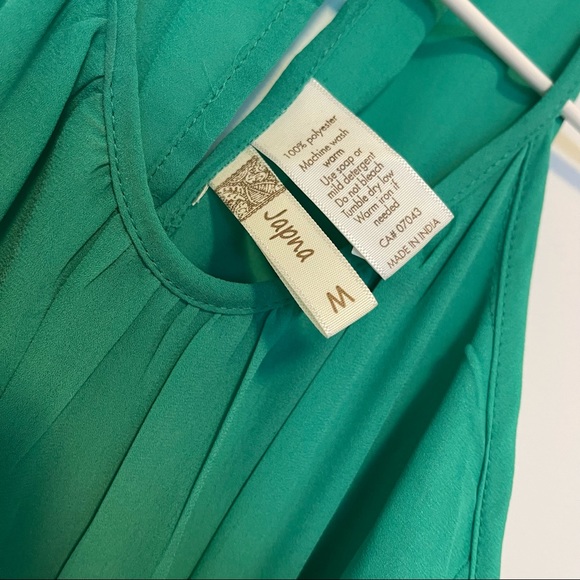 Green Blouse - Picture 3 of 4